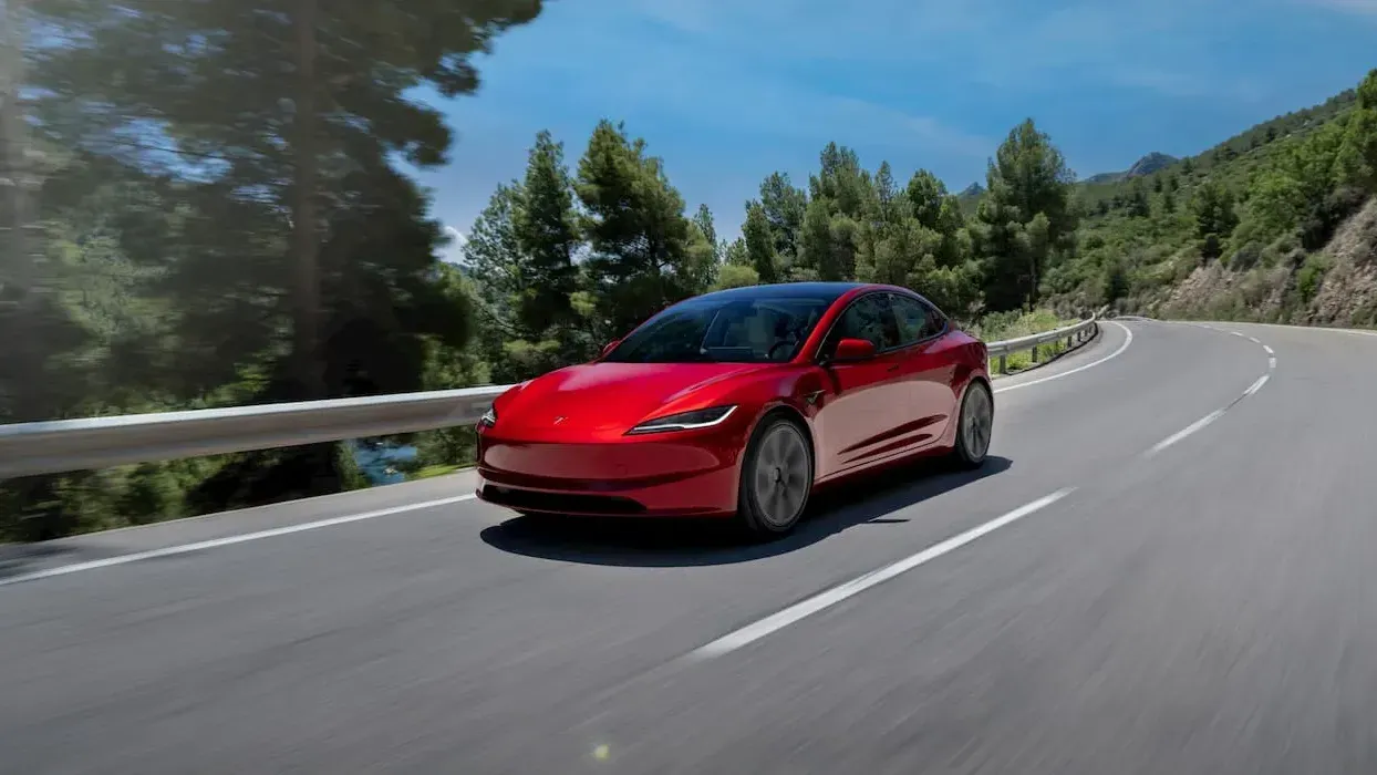 Tesla увеличила запас хода Model 3 в Европе с новыми аккумуляторами LG