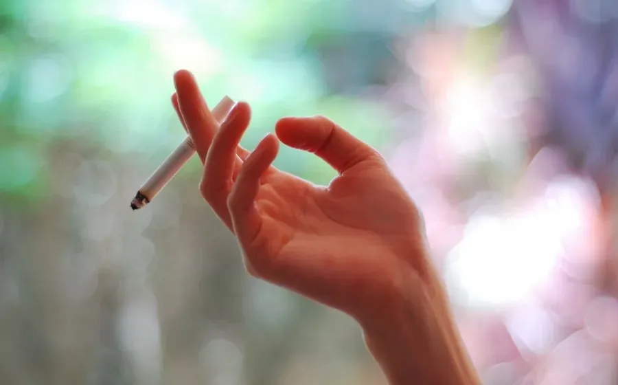 EurekAlert!: никотин отключает выработку эстрогена в головном мозге женщин