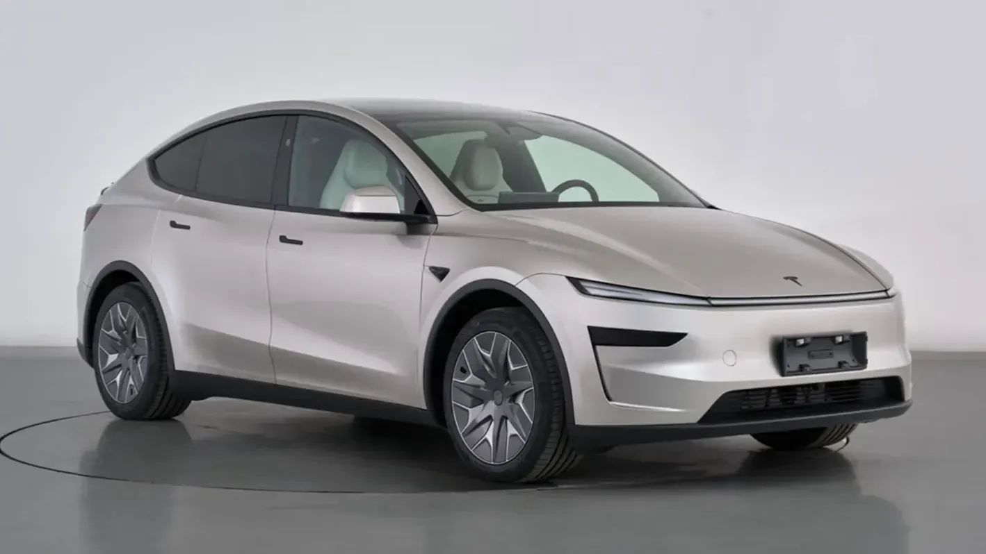 Tesla представила удлинённую шестиместную версию Model YL для Китая