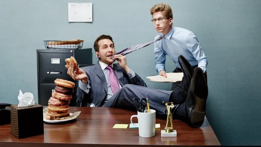 Руководители с низкой самооценкой могут стать причиной "токсичного" стресса на работе