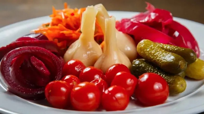 Маринованные овощи могут повысить риск смерти от инсульта и рака