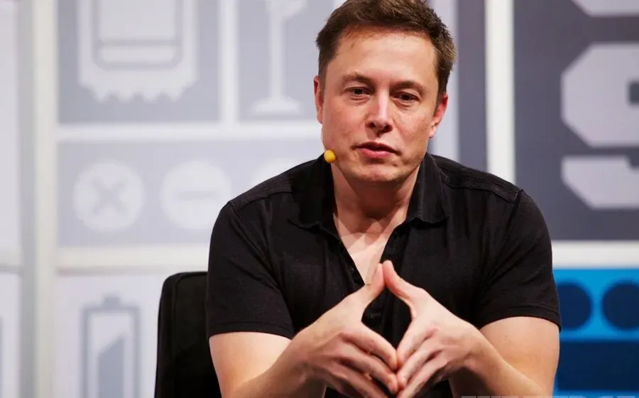 Илон Маск сравнил мозговой чип Neuralink с умными часами