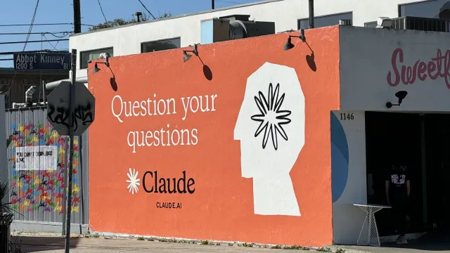 Anthropic добавила в Claude функцию завершения опасных разговоров