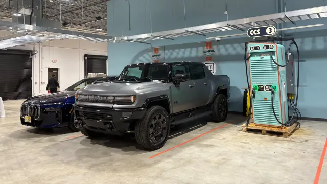 Автопроизводители расширяют сеть зарядных станций для электромобилей Автопроизводители расширяют сеть зарядных станций для электромобилей