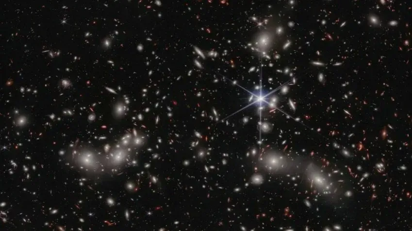 Космический телескоп Джеймса Уэбба запечатлел потрясающее изображение скопления Пандоры