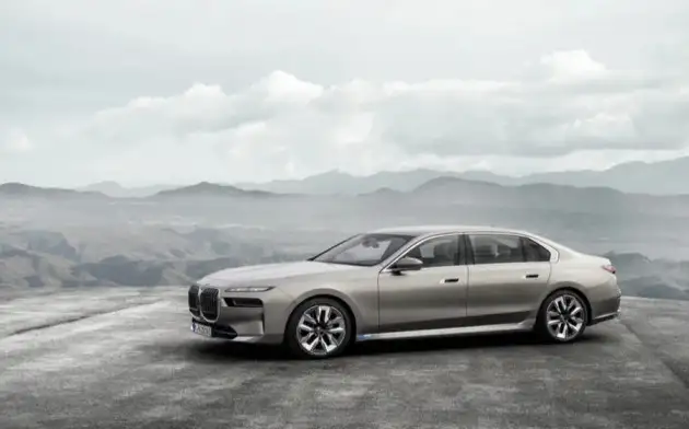 BMW представила новый электрический седан 7-й серии за 120 тысяч долларов