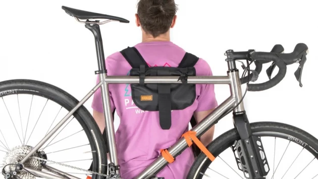 Система Hike от компании Restrap позволит носить велосипед как рюкзак