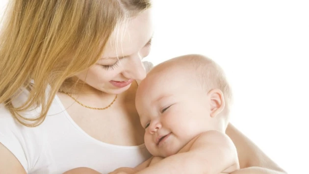 Грудное молоко помогает создать здоровый микробиом кишечника у младенцев