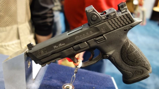 На рынок выходит первый ‘умный пистолет’ с системой разблокировки отпечатков пальцев