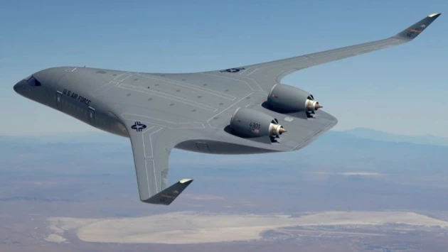 США испытают самолет со "смешанным" крылом