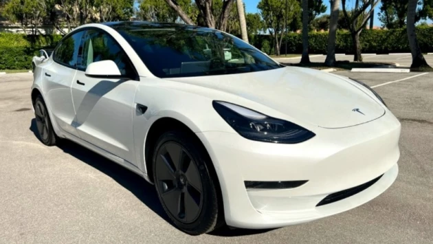 Бизнесмен Илон Маск: в планах Tesla выпуск таксиробота и дешевых электромобилей