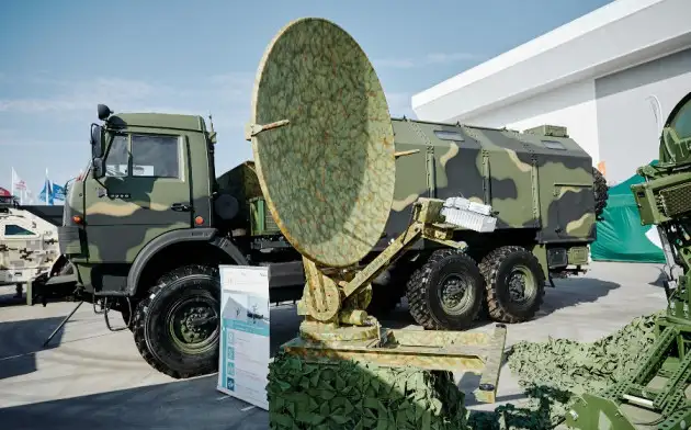 На форуме “Армия-2022” гостям показали станции спутниковой связи без ГЛОНАСС и GPS