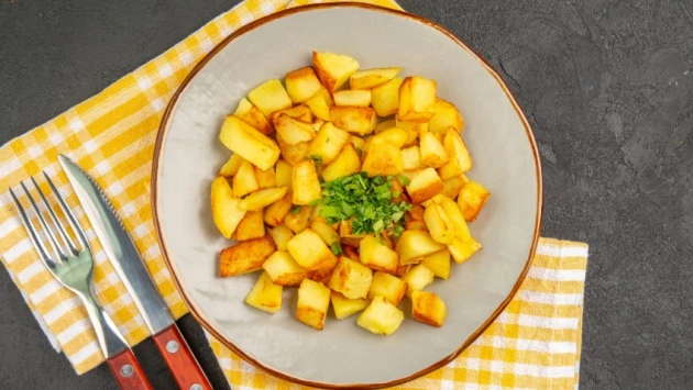 Диетолог Кабанов развеял мифы о наборе лишнего веса из-за картофеля, попкорна и бобовых