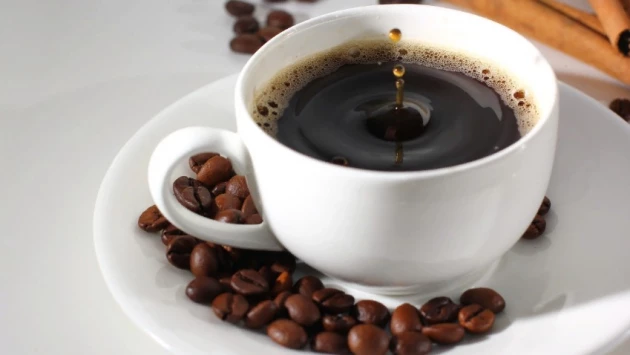 Врач-диетолог РФ Круглова проинформировала, сколько чашек кофе можно пить в жару