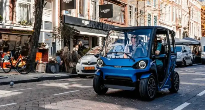 Компания Squad Mobility представила городской электромобиль размером с гольф-кар