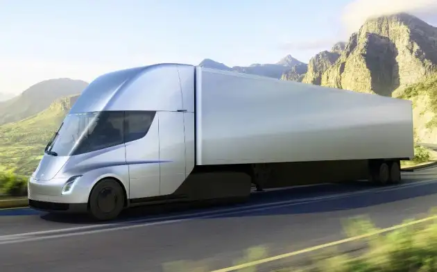 Tesla начала изготовление грузовиков Semi с опозданием