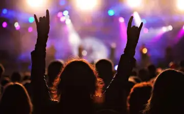 Российские ученые выяснили, что рок-музыка повышает эффективность препаратов от рака мозга