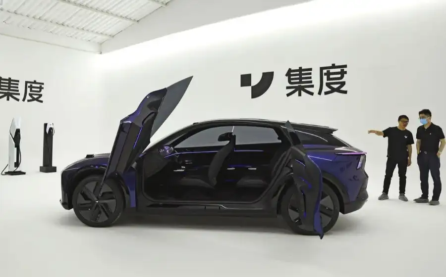 В 2023 году Китай начнёт серийное производство автономных электромобилей