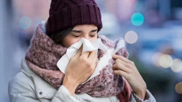 Новое исследование подтвердило, что холодная погода может спровоцировать простуду