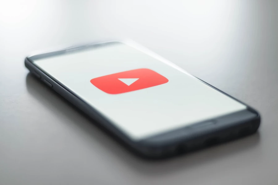 Rozetked: На YouTube нашли «ломающее» смартфоны Google Pixel видео