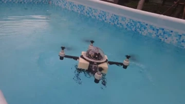 Инженеры из КНР представили летающий и плавающий в воде квадрокоптер Mirs-X