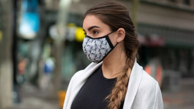 The Science Times: некрасивые люди предпочитают носить маски после пандемии COVID-19