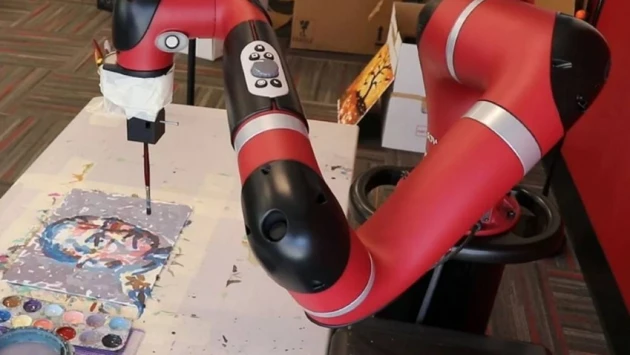 Роботизированная рука с искусственным интеллектом создаёт произведения искусства