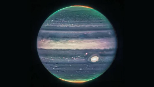 Атмосфера спутников Юпитера озаряется необычными полярными сияниями