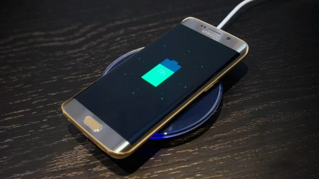 Мобильные телефоны Samsung могут теперь не нагреваться во время зарядки