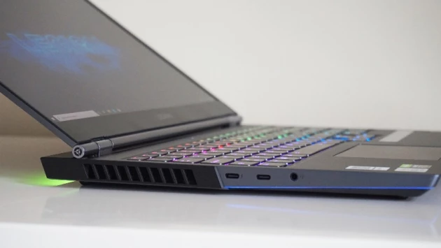 Компания Lenovo показала ноутбук, который раскладывается до 13-15 дюймов одним нажатием кнопки
