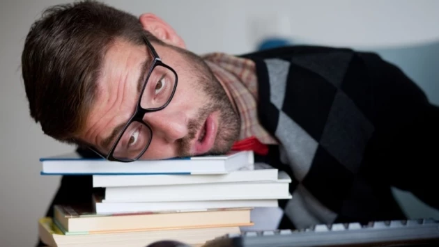 Ученые объяснили, какими методами бороться с синдромом хронической усталости