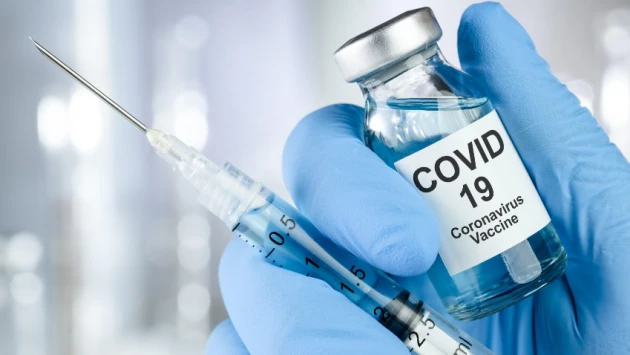 Ученые выяснили, что вакцины от ковида в разы опаснее, чем считалось ранее
