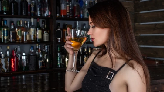 Ученые опровергли мнение о вреде «понижения градуса» выпитого спиртного