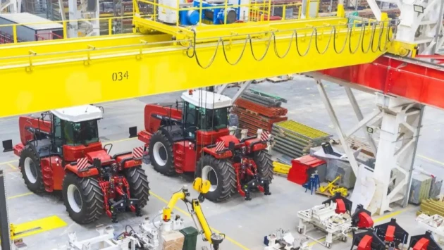 «Ростсельмаш» поставил на главный конвейер нового завода первые тракторы