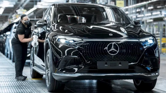 Mercedes-Benz отказался от производства электромобилей