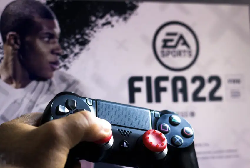 Генеральный директор EA объясняет, почему компания может отказаться от брендинга FIFA