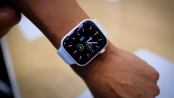 Новые модели Apple Watch в 2024 году могут получить экраны Micro-LED от LG Display