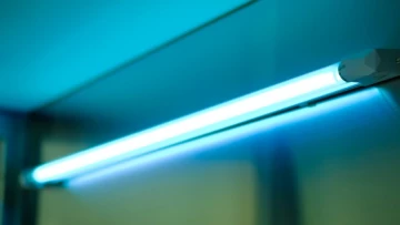 УФ-лампы для дезинфекции помещений могут быть опасными