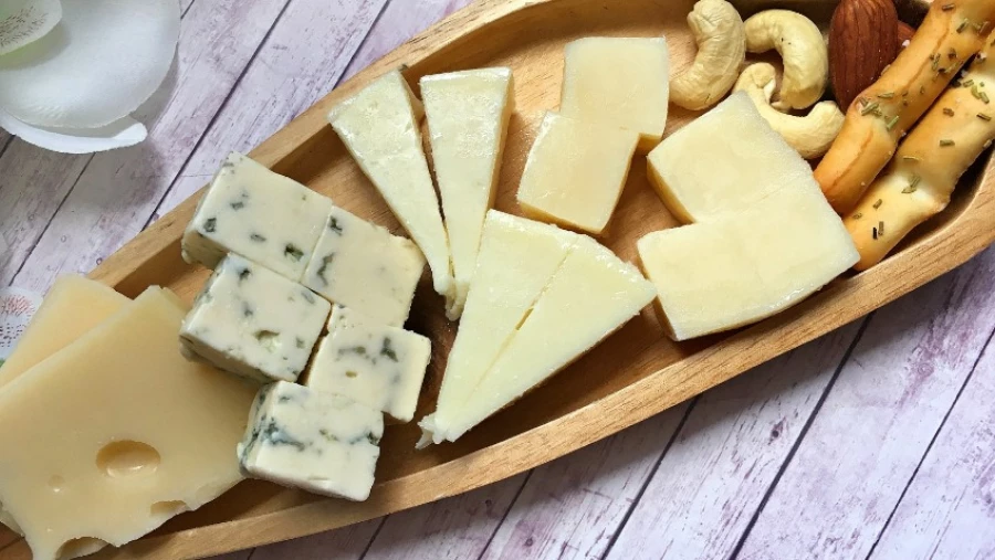 BBC Science Focus: сыр может быть вреден из-за соли и насыщенных жиров