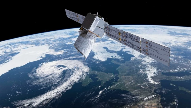 Британский спутник впервые в мире совершил управляемое крушение в Атлантике