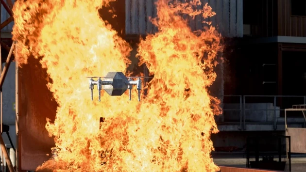 Пожарный квадрокоптер FireDrone может работать при температуре до 200 градусов Цельсия
