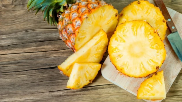 Учёные объяснили, как избежать обильного кровотечения из дёсен при употреблении ананаса