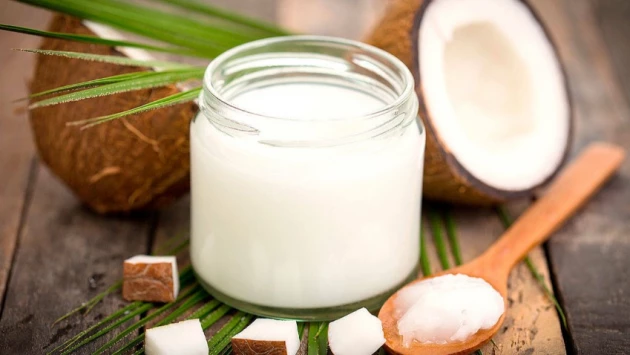 "ИноСМИ": Две столовые ложки кокосового масла в день помогают избавиться от жира на животе