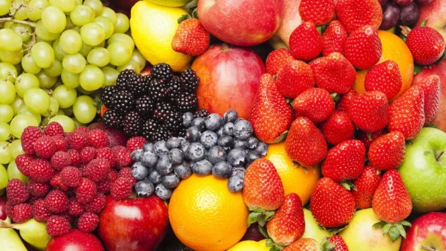 Нутрициолог Деккер из РФ рекомендовала ежедневно съедать минимум полкило овощей и фруктов