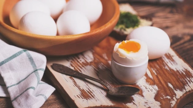 Врач Строков призывает употреблять 5 и более яиц в неделю для снижения опасного  висцерального жира