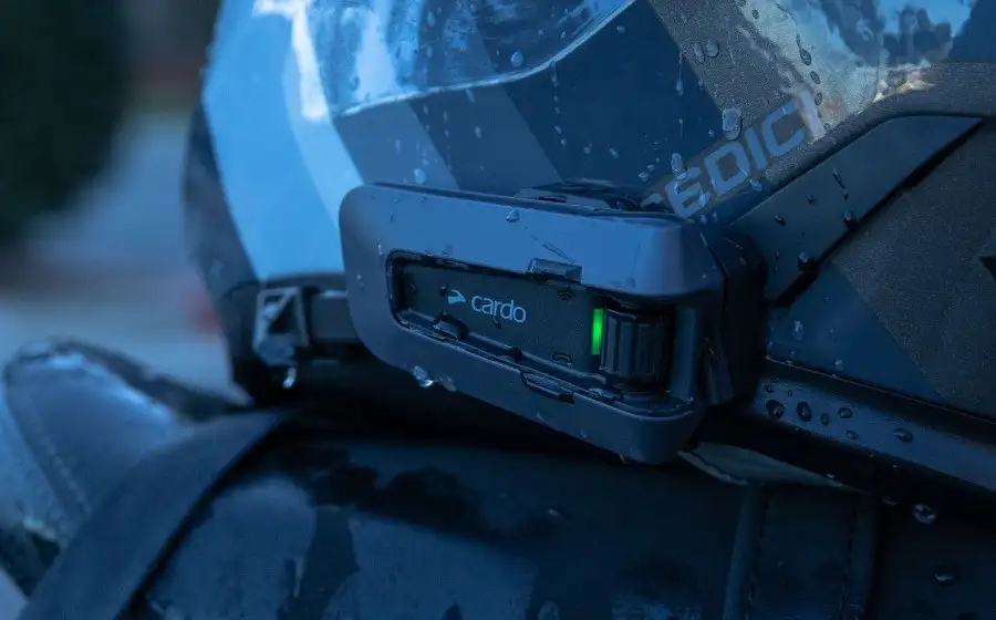 Инженеры Cardo представили новый мотошлем Packtalk Edge с Bluetooth-гарнитурой