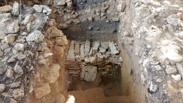 В Мексике обнаружена гробница майя IX века с человеческими останками