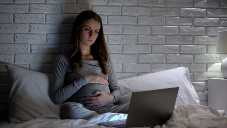 Исследование: воздействие света перед сном связано с гестационным диабетом у беременных