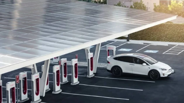 Tesla позволит электромобилям других марок использовать свои зарядные станции