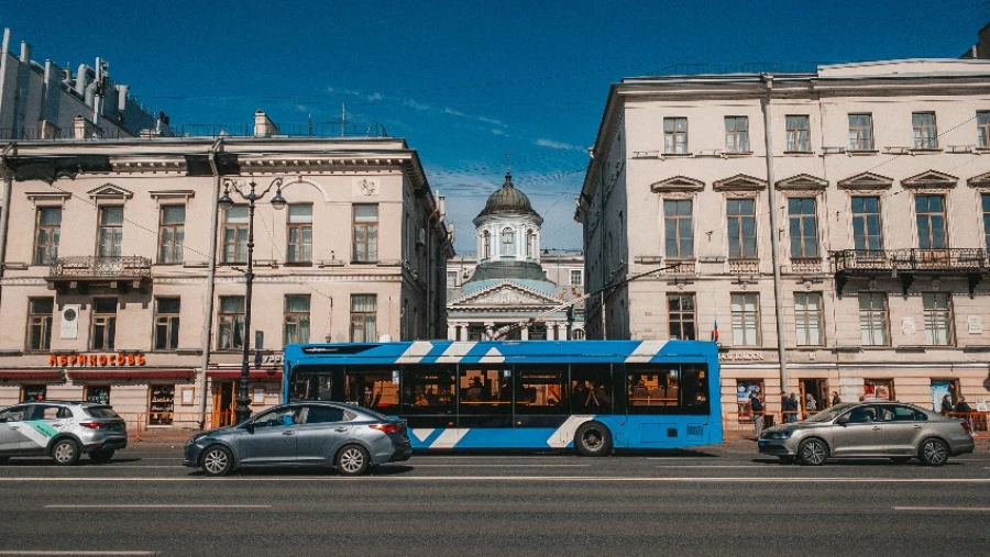 ТАСС: В Санкт-Петербурге придумали, как в час пик доехать на автобусе без пробок